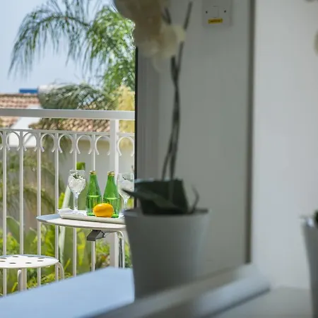 Alexa Villa